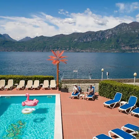 Отель Caribe - Garda Lake Collection Бренцоне-суль-Гарда